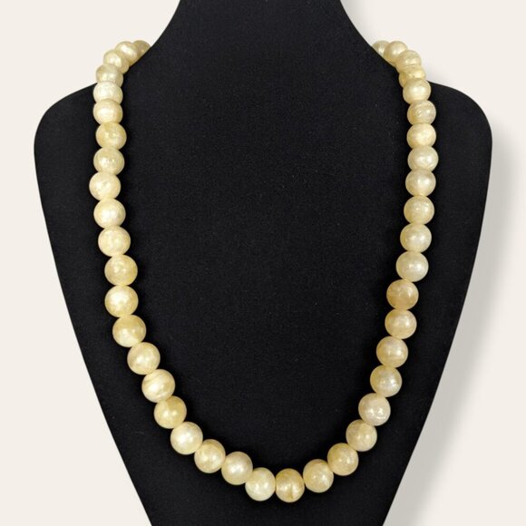 Vintage Swirled Early Plastic Beaded Necklace - Picture 3 of 5